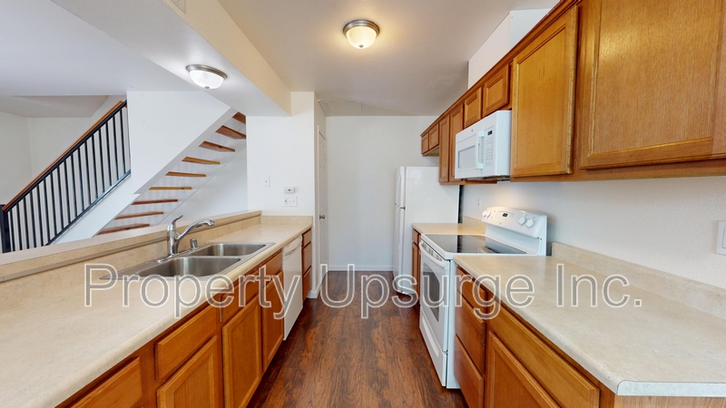 3220 C St