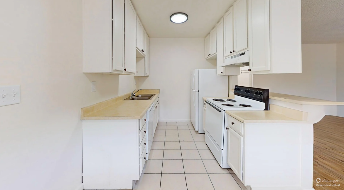 2072 Victor Ave - B3